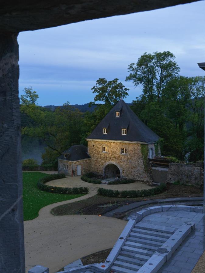 Le Chateau De Mirwart Екстериор снимка