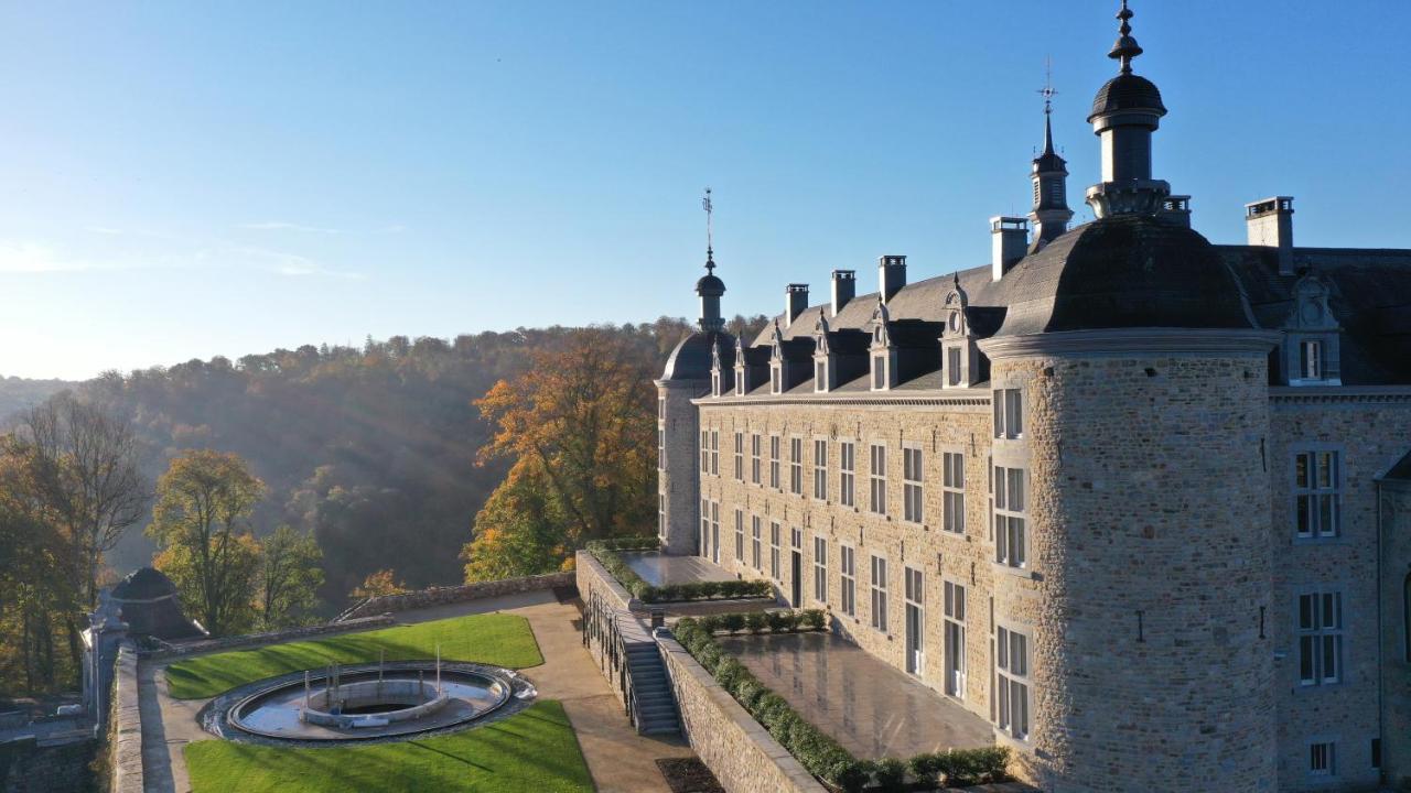 Le Chateau De Mirwart Екстериор снимка