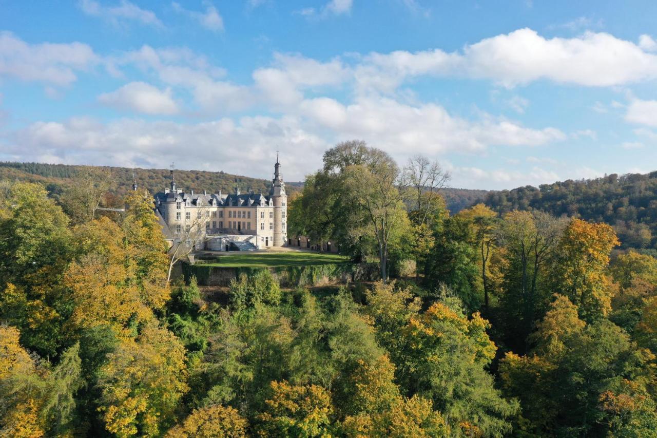 Le Chateau De Mirwart Екстериор снимка